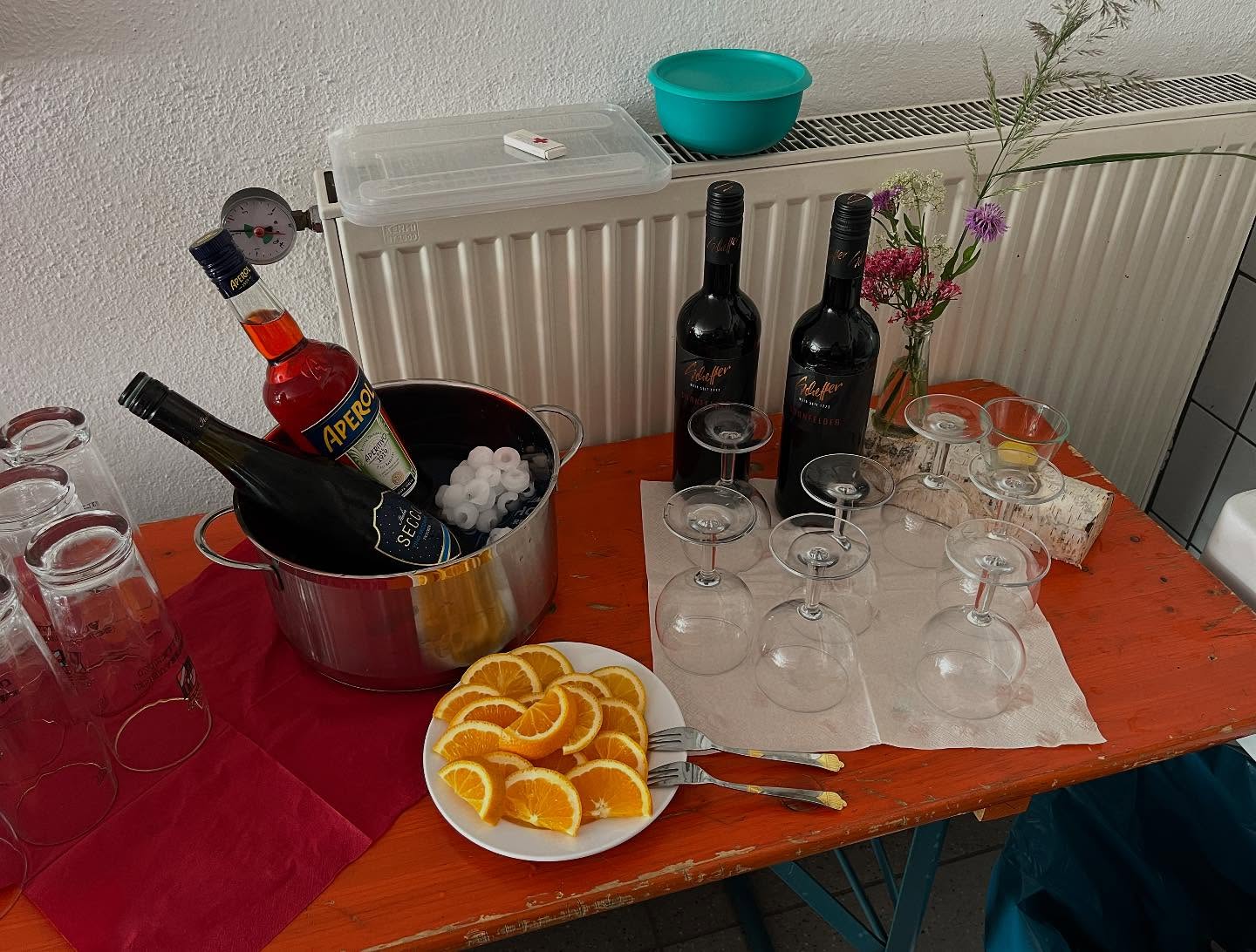 Getränkebuffet beim Sommerfest des BRK Au