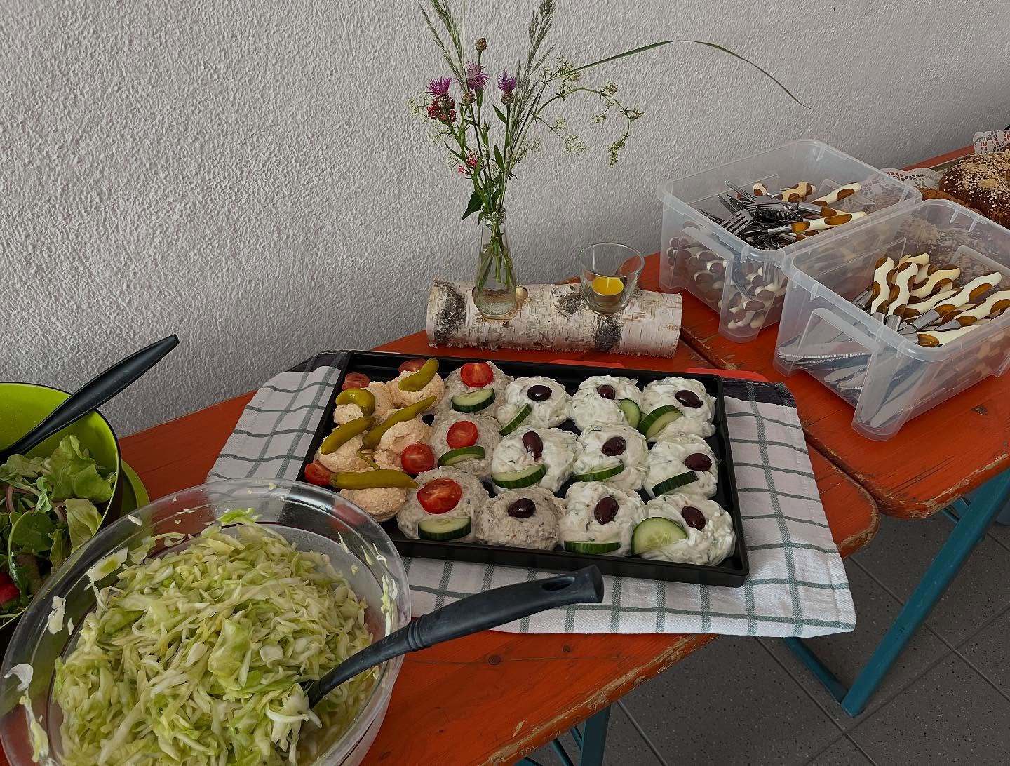 Salatbuffet beim Sommerfest des BRK Au