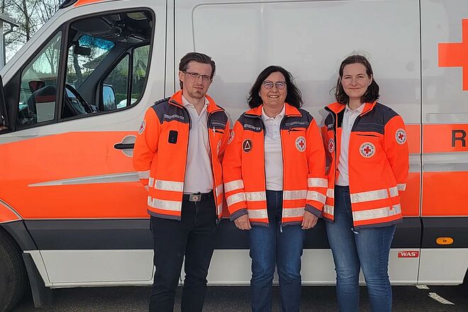 Bereitschaftsleiter Lorenzo Schröer, SEG-Leiterin Uli Hase, Kassiert Steffi Schmid